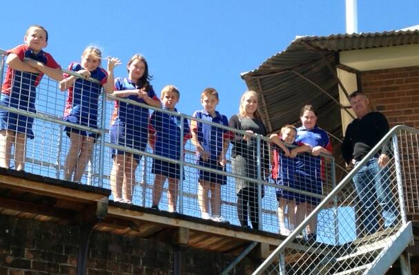 Years 2-6 of Somerton Public School visiting the Old Dubbo Gaol on an excursion.