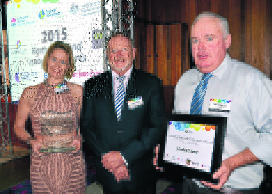 RDA Northern Inland Chair Russell Stewart, centre, presented the 2015 Northern Inland Innovation of the Year award to Lively Linseed’s Jacqueline and Chris Donoghue.