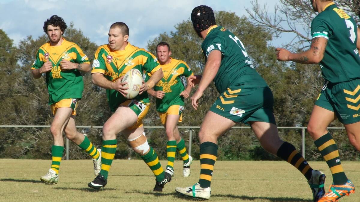 Boggabri’s Dave Harris carts up a delivery for the Roos against Bendemeer last Saturday. 