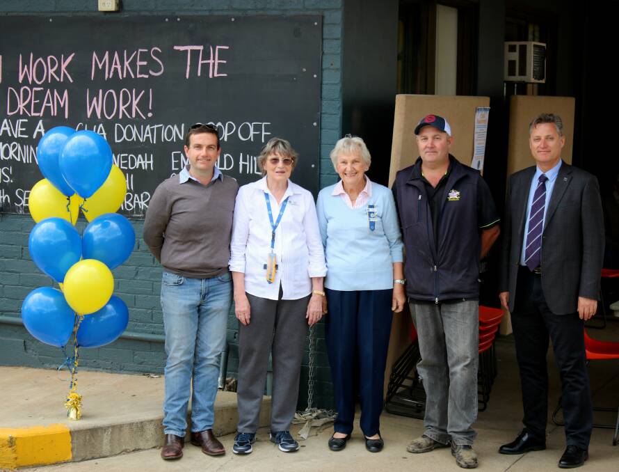 North West Local Land Services' Dale Kirby, Emerald Hill branch president Yvonne Argent, Gunnedah branch president Coralie Howe, Parkview Hotel publican Greg Thomas and Gunnedah mayor Jamie Chaffey outside the pop-up shop opposite Woolworths Gunnedah.