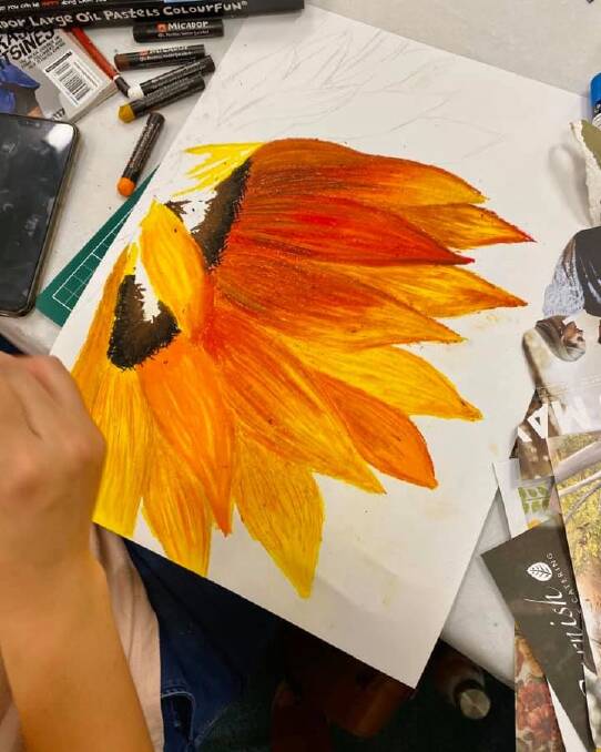 Sunflower art class set to prepare entrants for upcoming festival