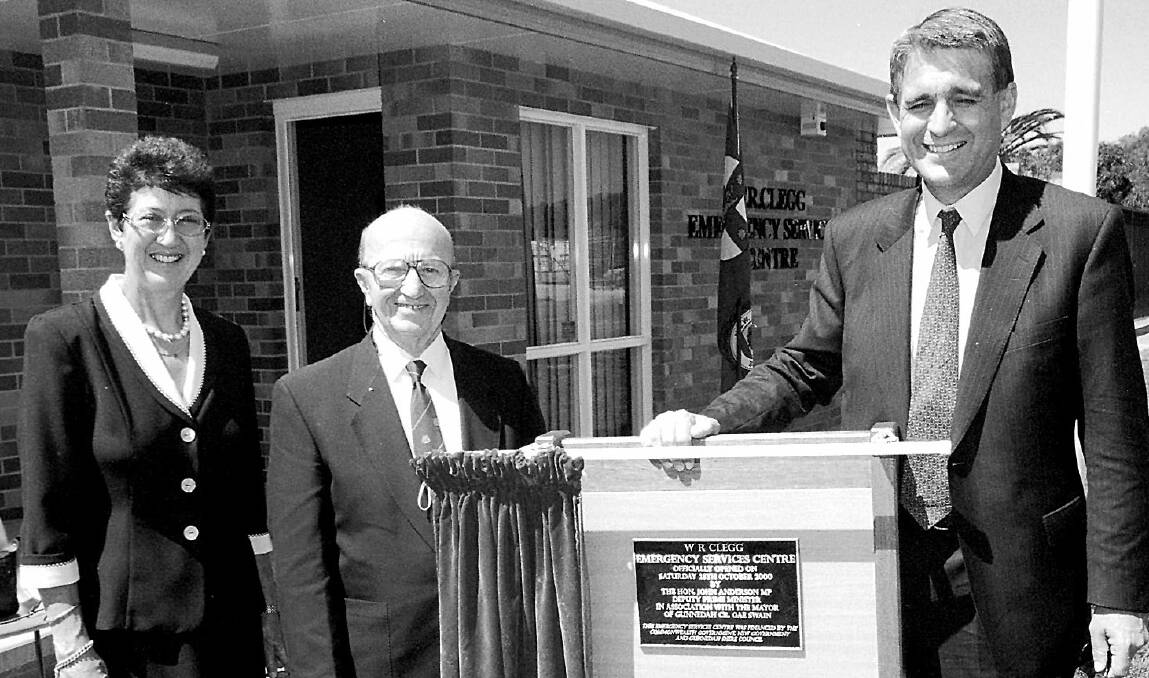 TRUE HONOUR: Current Deputy Mayor Gae Swain, William Ronald Clegg and former Deputy Prime Minister John Anderson at the unveiling of the WR Clegg Emergency Services Centre in 2000. Photo: Gunnedah Historical Society


