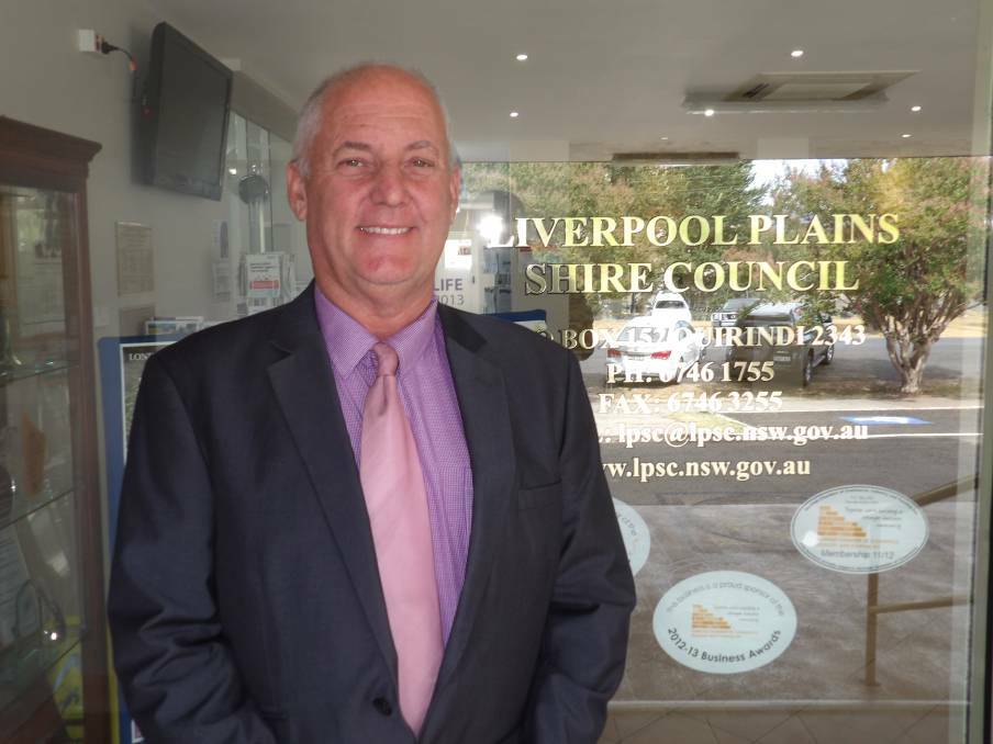 HERE TO HELP: Liverpool Plains mayor Andrew Hope is encourgaing locals to take advantage of the pop-up shop. Photo: Supplied