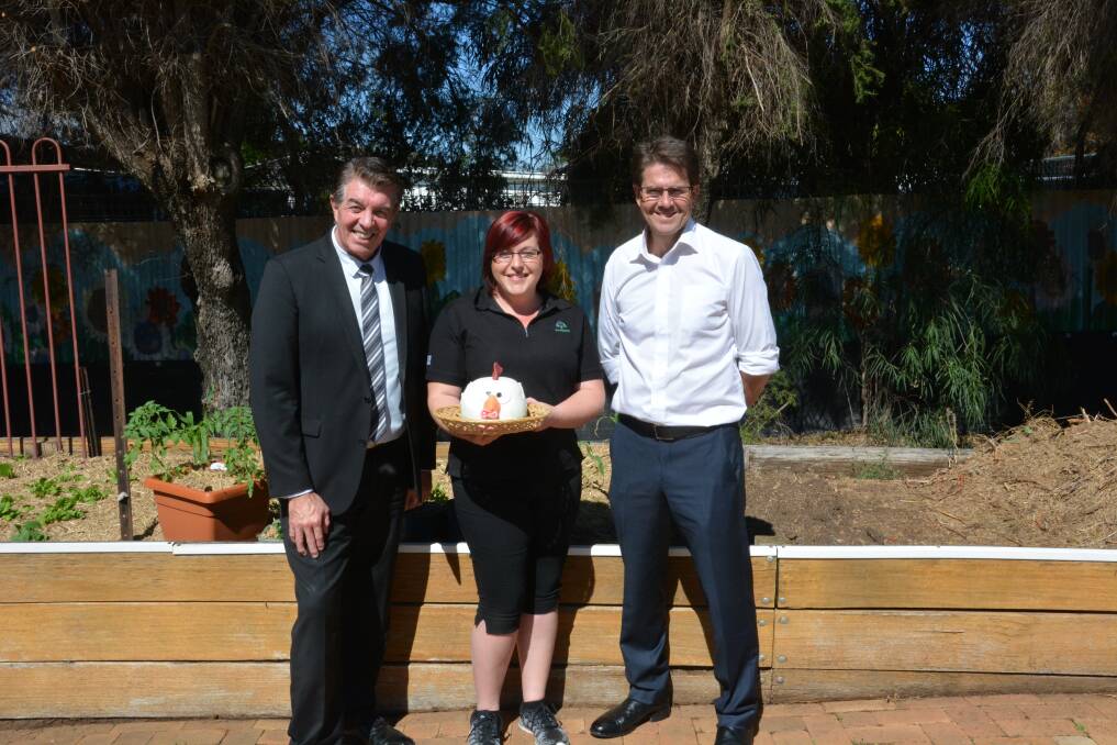 EGGSCELENT: Minister for Disability Services Ray Williams and Tamworth MP Kevin Anderson with Sunnyfield acting team leader Abbi Jansen at the funding announcement on Friday.
