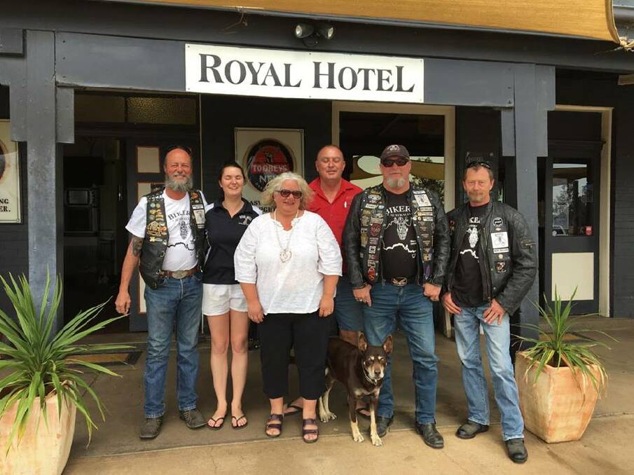 RIDING FOR A CAUSE: Dale Edwards (Bikers Australia) Nicole Archer (Royal Hotel Spring Ridge), Nikki Robertson (Manager LPSC Visitor Information Centre), Tom Archer (Royal Hotel Spring Ridge), Ceejay and Mark Gavin (Bikers Australia) recently met at Spring Ridge to plan for the 2018 event. Photo: Supplied