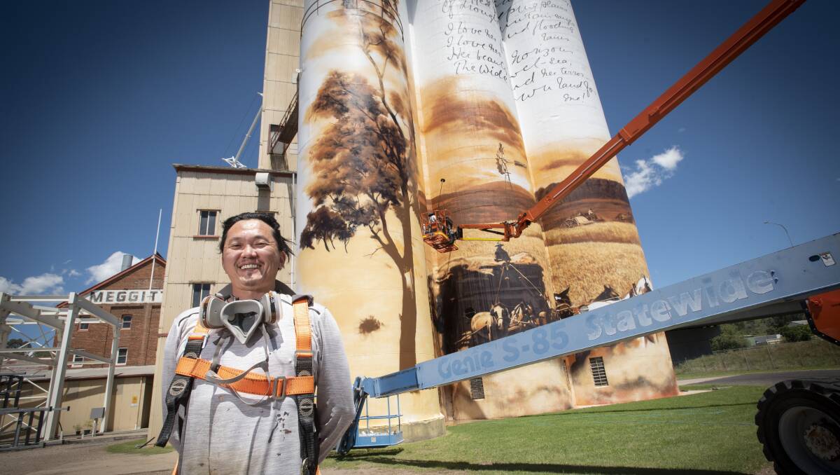 'Drought and flooding rains': finishing touches bring silo art to life - Namoi Valley Independent