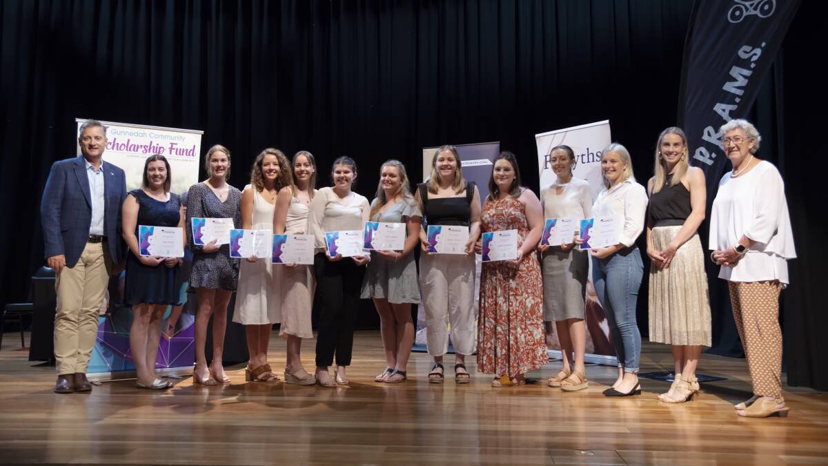 LUCKY LEARNERS: Mayor Jamie Chaffey (left), Cr Gae Swain (right) and guest speaker Chelsea Mitchell (second right) with some of the recipients of the 2021 Gunnedah Community Scholarship Fund.
