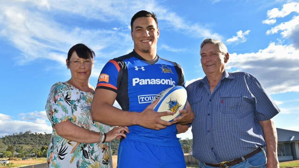 Exciting times: Ben Gunter with mum Di Worrell, and pop Jeff Worrell during a visit home earlier this year. Photo: Ben Jaffrey