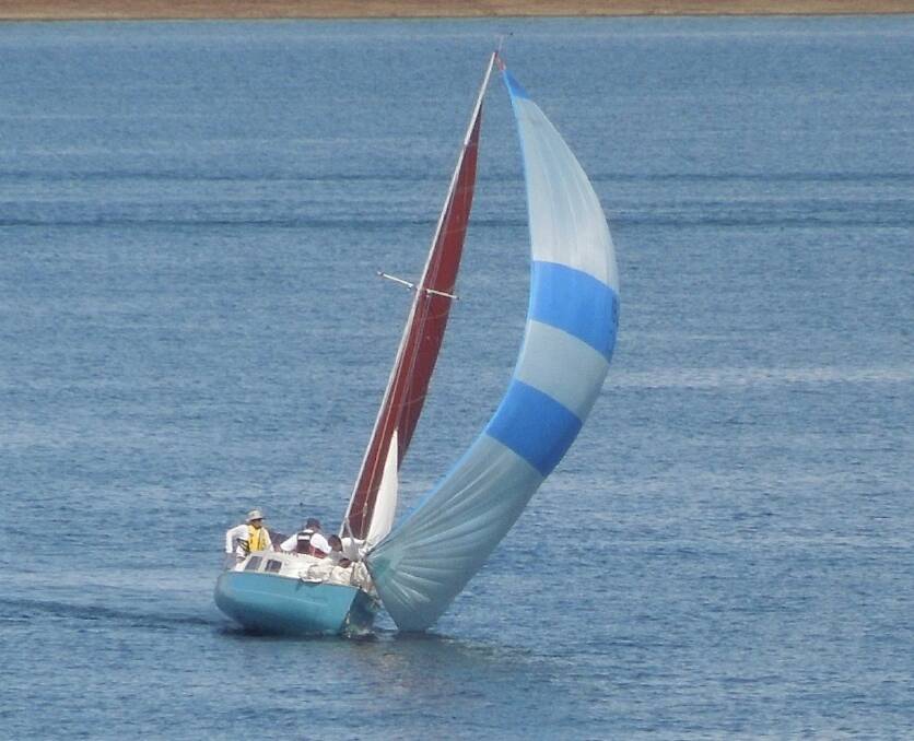 This huge masthead spinnaker was to no avail on second placed “Dragonfly”