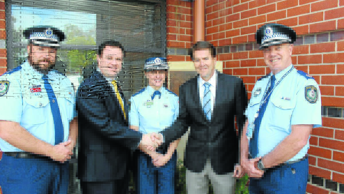 (From left) Oxley Local Area Command Acting Superintendent, Inspector Paul Johnson, Minister for Police Stuart Ayres, Head of NSW Police Dog Unit Superintendent Donna Adney, Member for Tamworth Kevin Anderson and Western Region Commander Assistant Commissioner Geoff McKechnie.