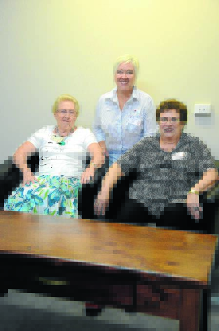 Members of the United Hospital Auxilary of NSW Gunnedah branch Jan Snow (President), left and Lesley Croft (Secretary), right with Gunnedah Nursing Unit manager Katrina O’Brien, centre, in the new hospital quiet room. 